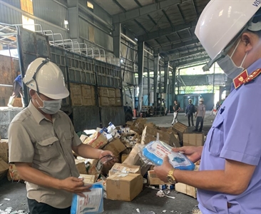 Phòng 11 - Viện KSND thành phố Hà Nội kiểm sát tiêu hủy vật chứng với số...